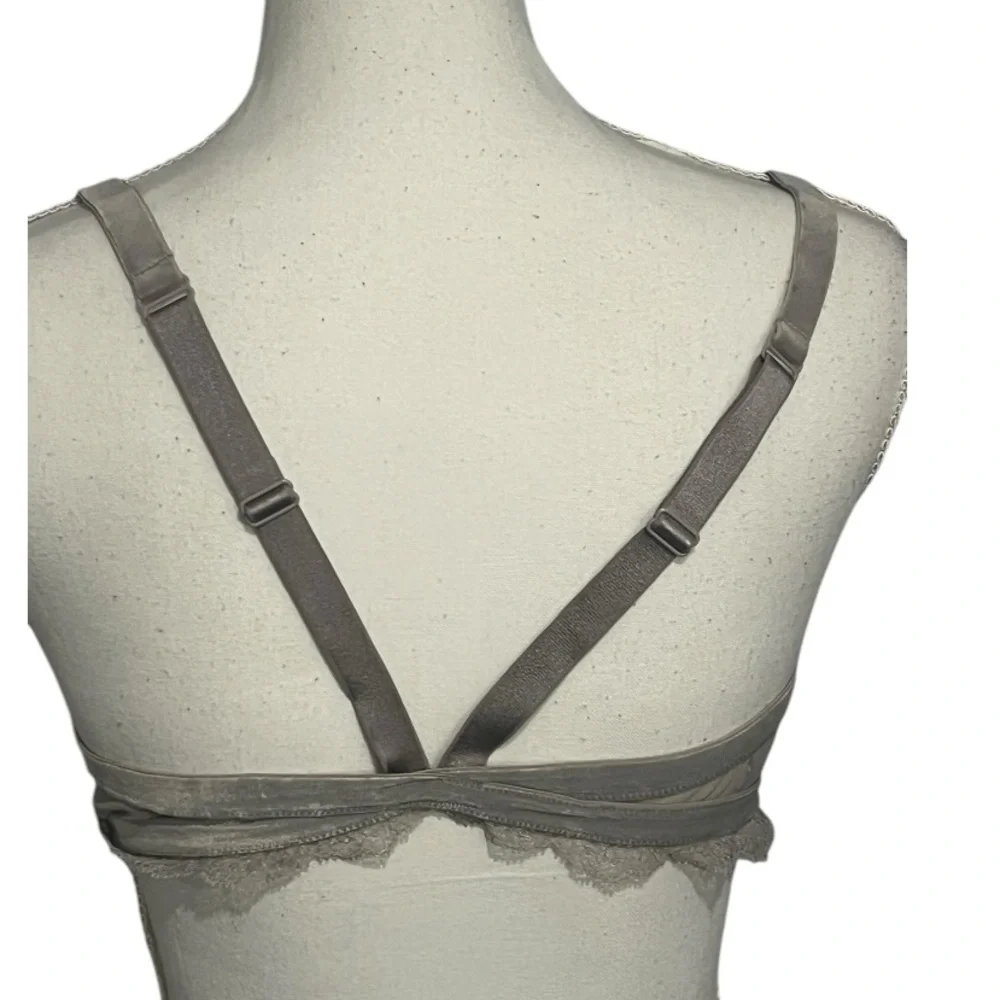 Victoria’s Secret XL front clasp grey lace bralette EUC - Picture 3 of 13